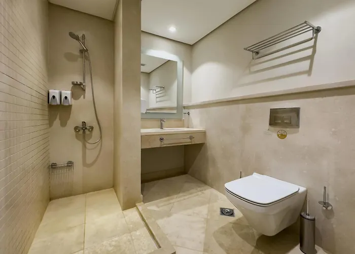Apartment Modish & Modern 1bdr Poolfront Mangroovy Free Pool &